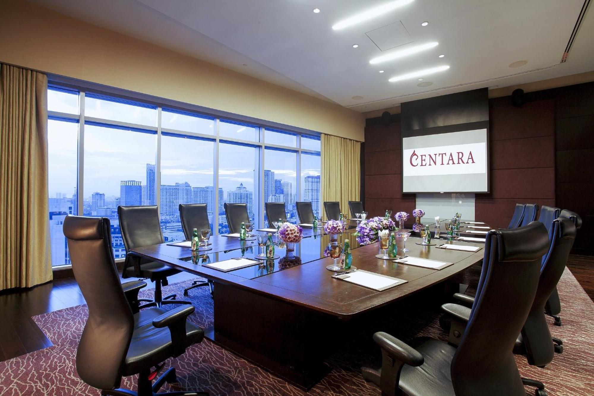 Centara Grand At Centralworld Bangkok Exteriér fotografie Boardroom at Centara Grand at Central Plaza Hotel, Bangkok